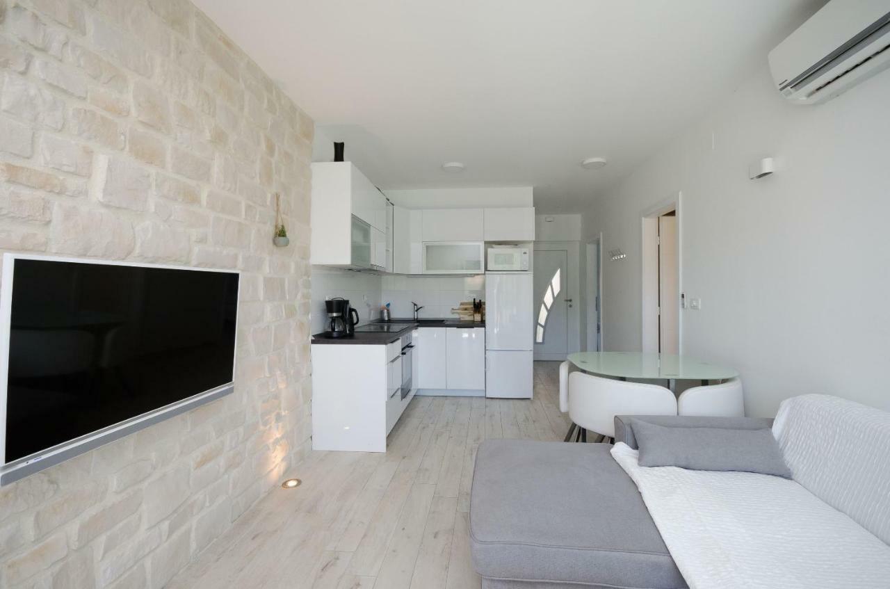 לופאר Apartments Zorka מראה חיצוני תמונה