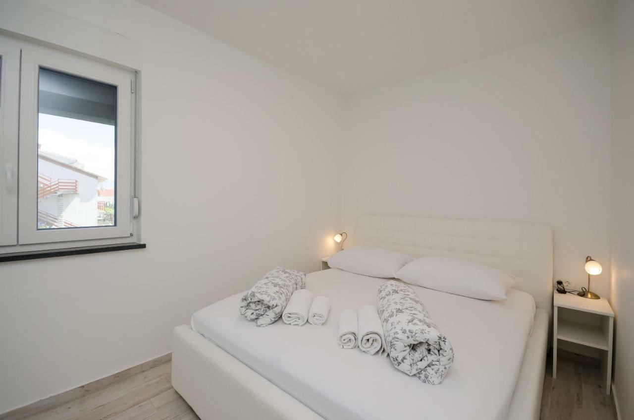 לופאר Apartments Zorka מראה חיצוני תמונה