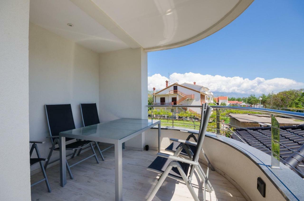 לופאר Apartments Zorka מראה חיצוני תמונה
