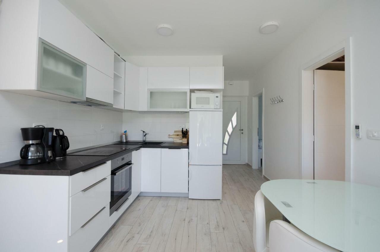 לופאר Apartments Zorka מראה חיצוני תמונה